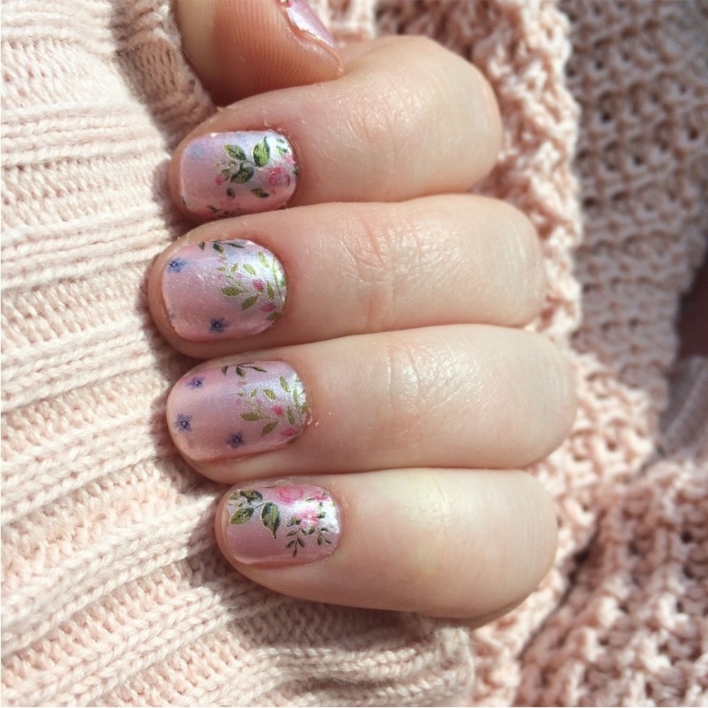 *Retired* Color Street: Early Blooms | Floral Pastel Pink Blue Spring Shimmer - Picture 7 of 8